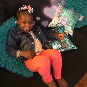 Meet your Posher, Shauna-gay